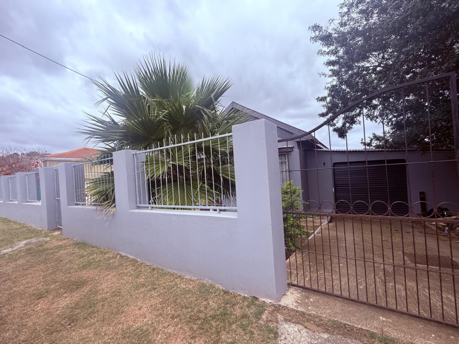 3 Bedroom Property for Sale in Bothasrus Eastern Cape